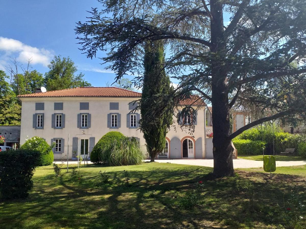 Chez Celine Et Philippe Atelier Dans Propriété De Charme Avec Piscine Séjour chez l'habitant *